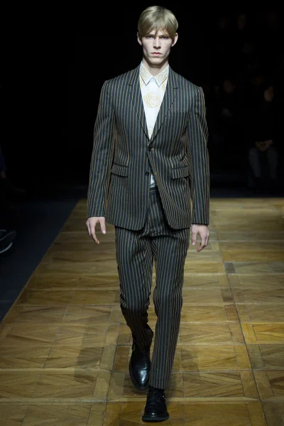Look 36